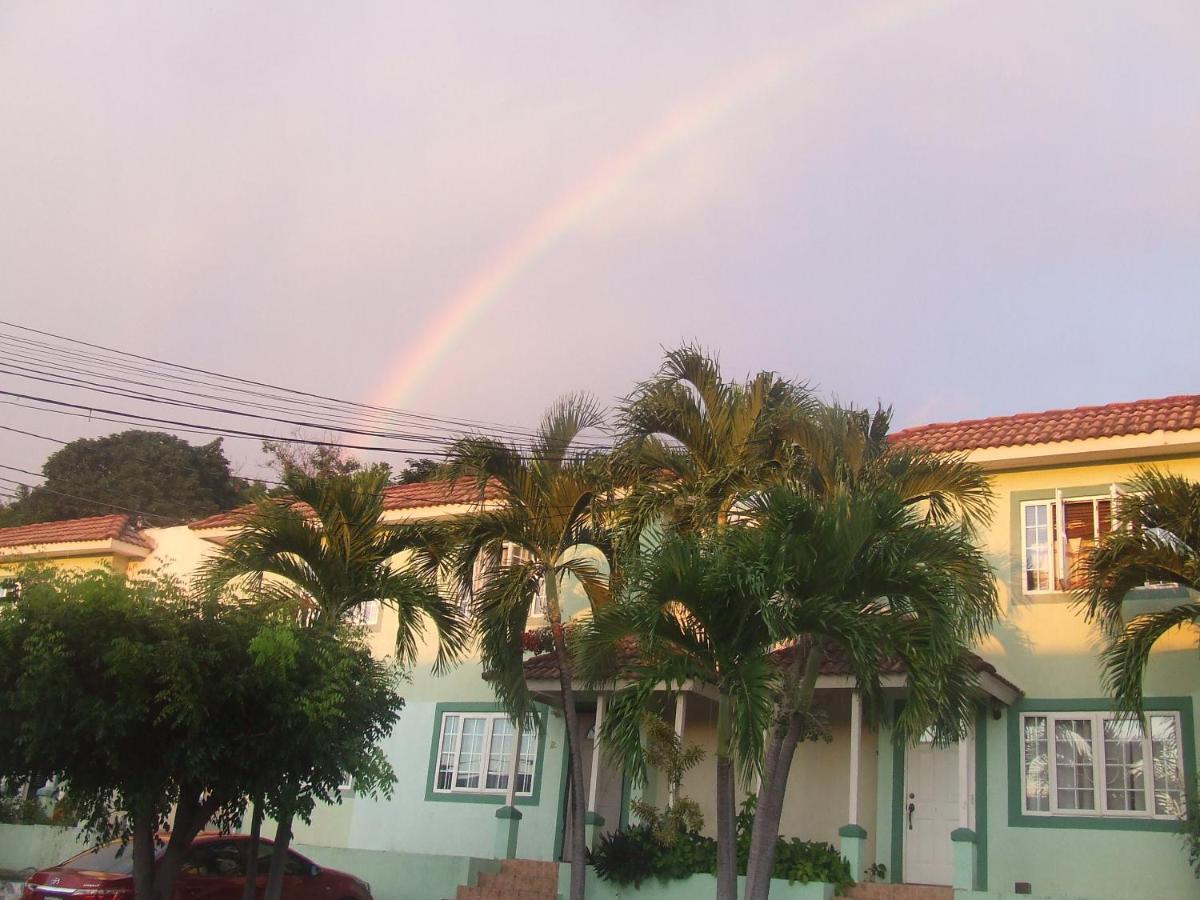 Bella Vista Villa Kingston Luaran gambar