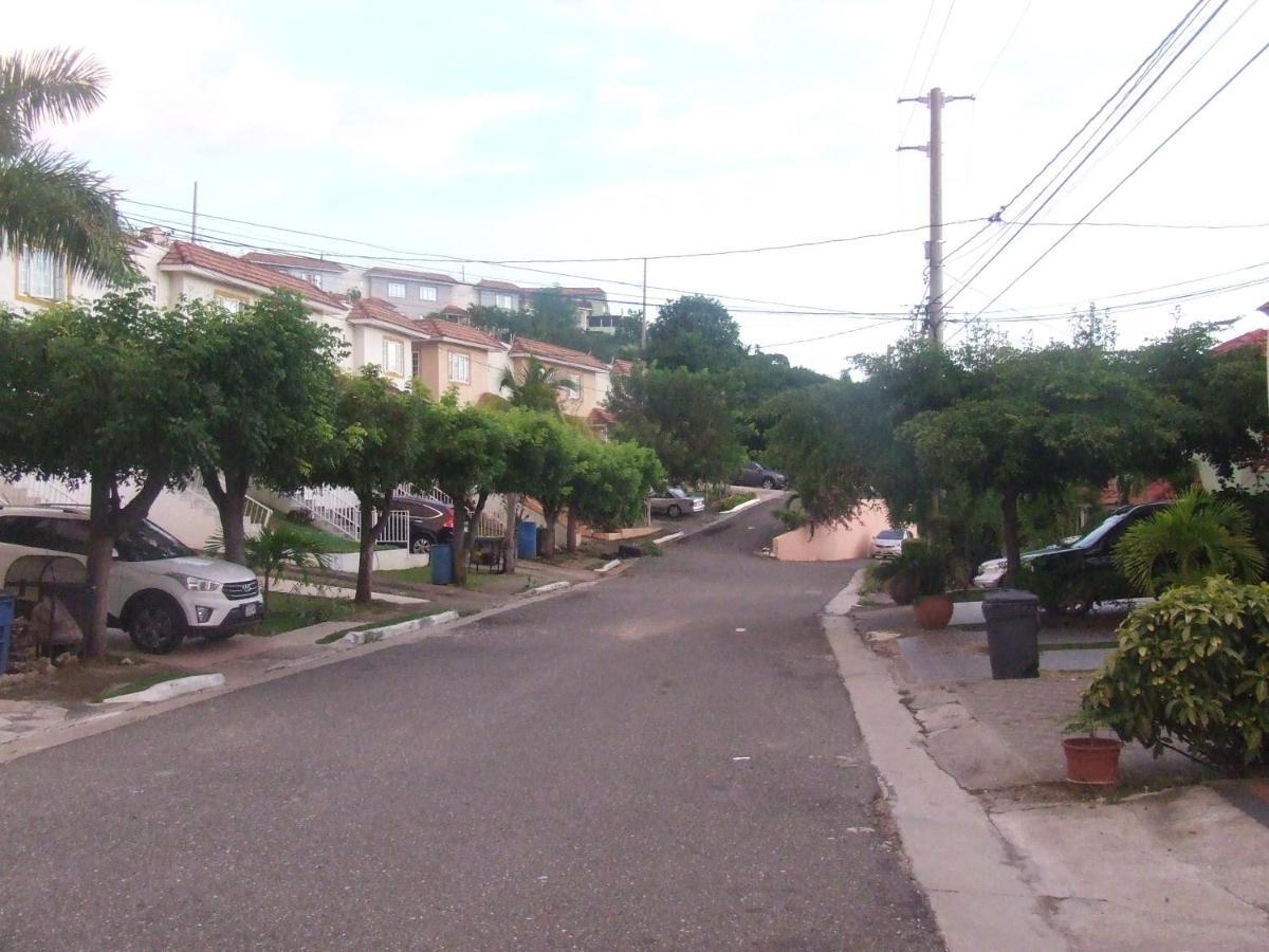 Bella Vista Villa Kingston Luaran gambar